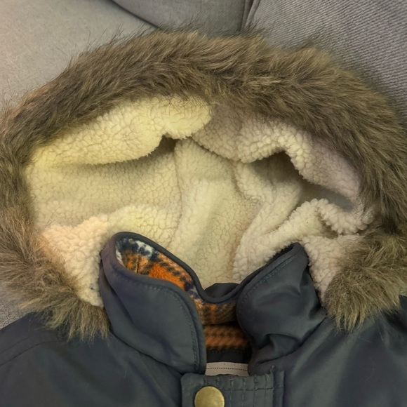Carter’s Gray Insulated Winter Coat Size 5/6 - Picture 4 of 7
